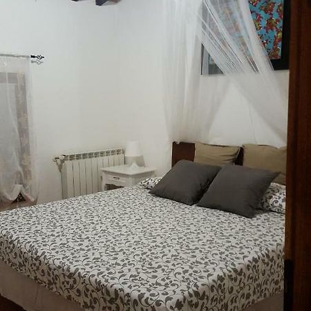 Il Borgo Dei Pini Vinci Exterior foto