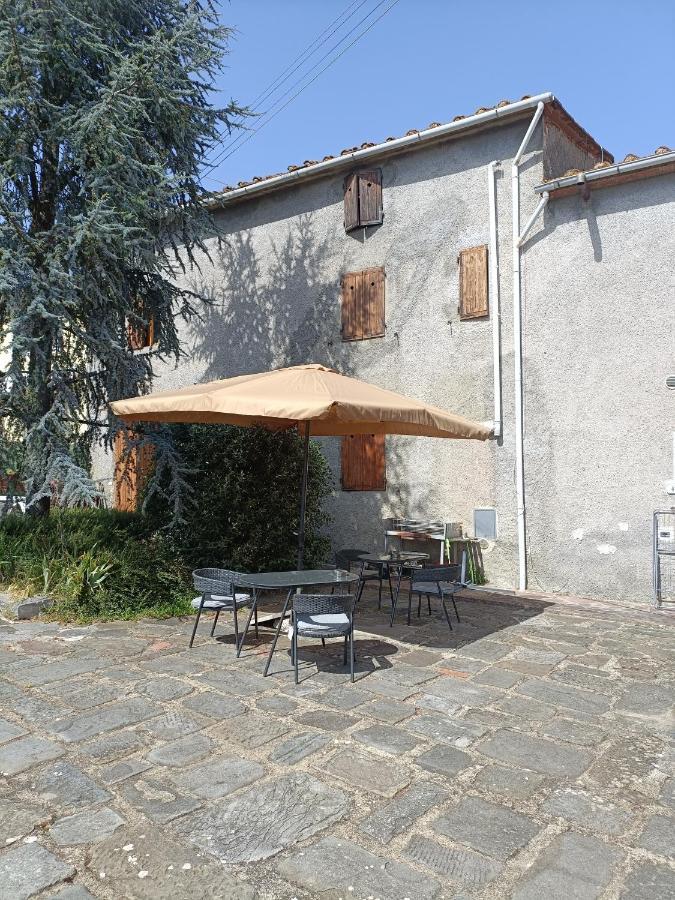 Il Borgo Dei Pini Vinci Exterior foto