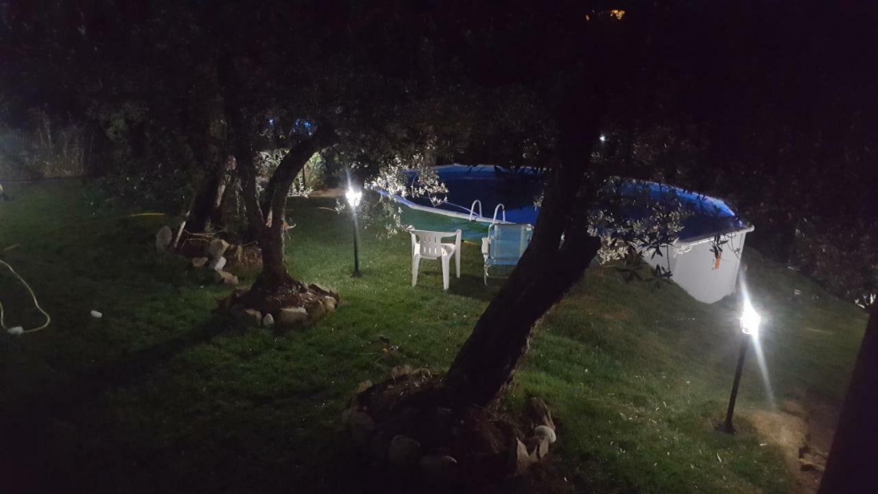 Il Borgo Dei Pini Vinci Exterior foto