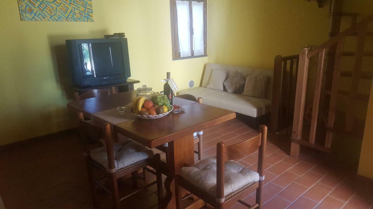 Il Borgo Dei Pini Vinci Exterior foto