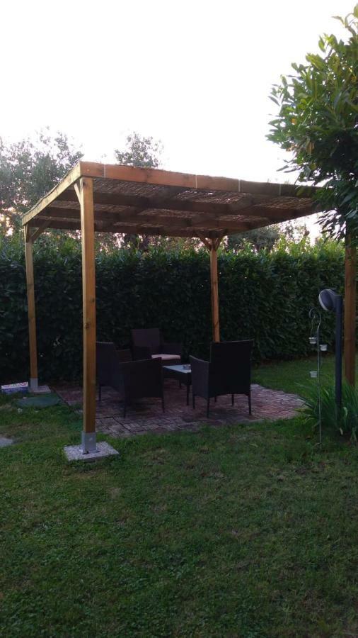 Il Borgo Dei Pini Vinci Exterior foto