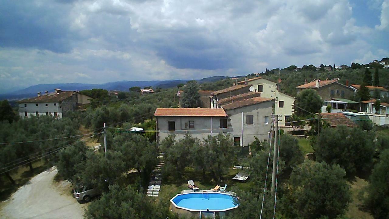 Il Borgo Dei Pini Vinci Exterior foto